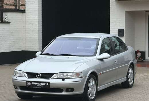 Opel Vectra 1.8 Selection