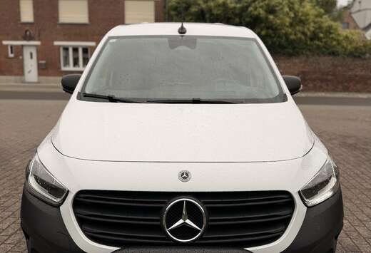 Mercedes-Benz 110 Standard BASE