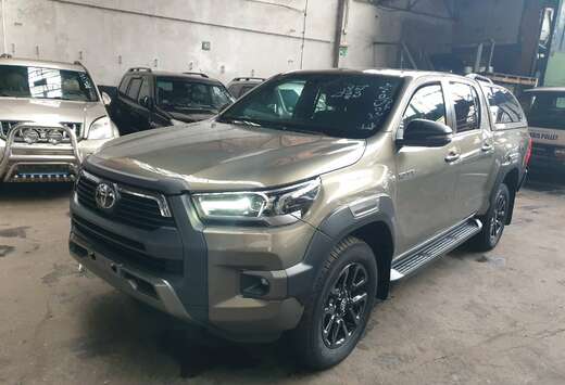 Toyota Hilux 2.8 D-4D 4WD Invincible