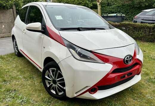 Toyota 1.0i VVT-i x-clusiv