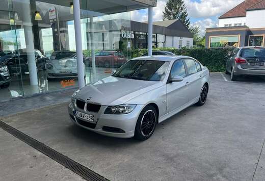 BMW 320i