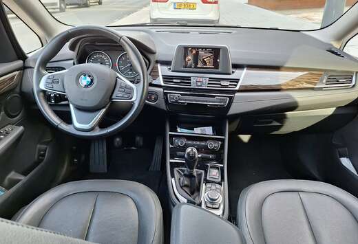 BMW 216i Active Tourer Luxury Line