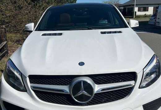 Mercedes-Benz d Coupe 4Matic 9G-TRONIC AMG Line