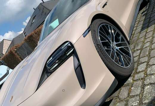 Porsche Sport Turismo 79.2 kWh