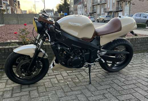 Triumph Cafe Racer