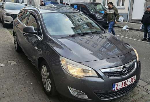 Opel Sports Tourer 1.4 Turbo Cosmo