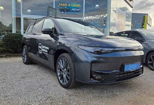 REEV DESIGN 215PK AUTOMAAT 5DRS * AUTONOM v