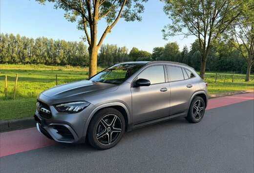 Mercedes-Benz GLA 180 AMG Line AMG Line