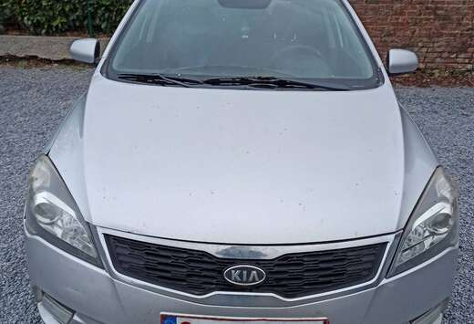Kia Cee\'d 1.6 CRDi EX ISG EcoDynamics DPF