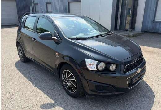 Chevrolet Aveo hatchback 1.2i Centennial