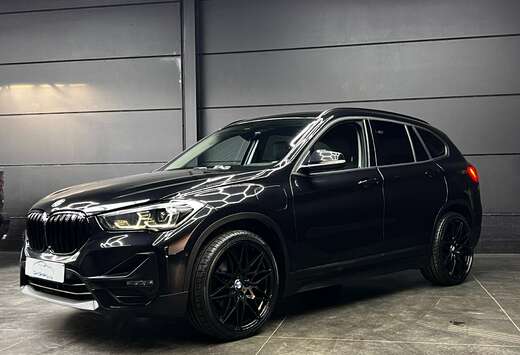 BMW xDrive25e Hybride / All Black / Full options /