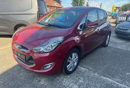 Hyundai 1.4i * Navi * Cruise * Airco * PDC Achter * G ...