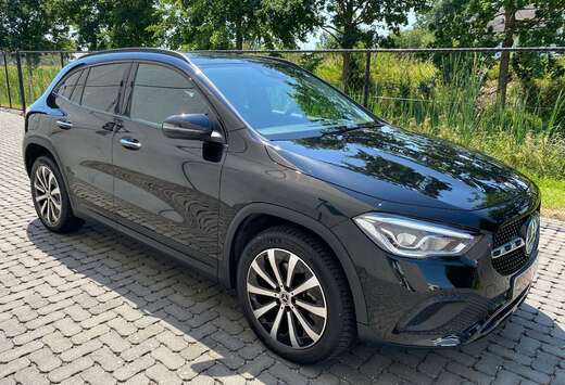Mercedes-Benz 8G Plug-in SPORT & NIGHT 19\
