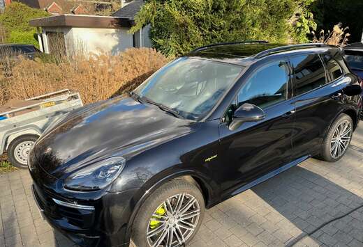 Porsche Cayenne 3.0i V6 PHEV S Platinum Edition Tiptr ...