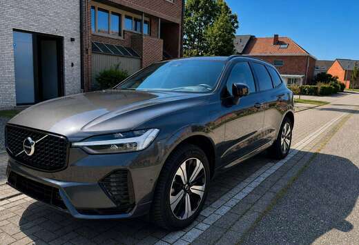 Volvo XC60 2.0 T6 PHEV AWD Core Bright (257kW)