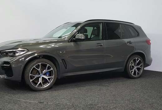 BMW xDrive45e PHEV  SkyLounge  Individual  Top Deal