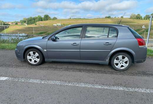 Opel Signum 1.9 DTH CDTi Elegance