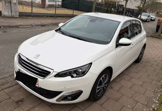 Peugeot 1.2 PureTech Allure STT