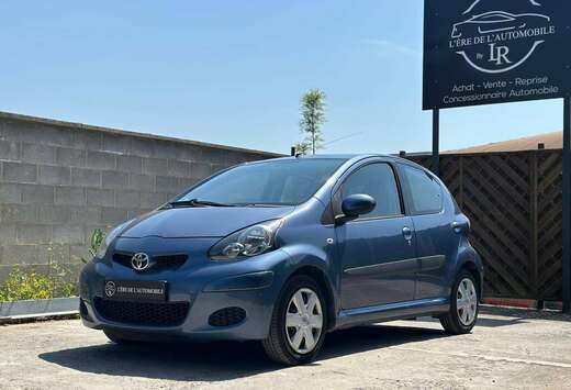 Toyota 1.0 * BOITE AUTO * CLIM * 5P * MP3 * 107KM