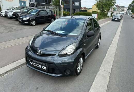 Toyota 1.0i Color Edition**12M GARANTIE**CARNET COMPL ...