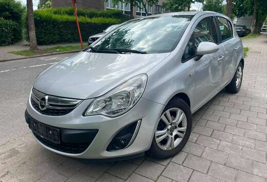 Opel 1.2 Benzine 2011 162 000 KM AIRCO