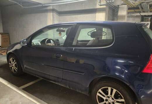 Volkswagen Golf 1.6 FSI Individual