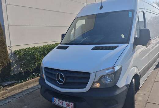 Mercedes-Benz 314 2.1 CDI L2H2 RWD Functional