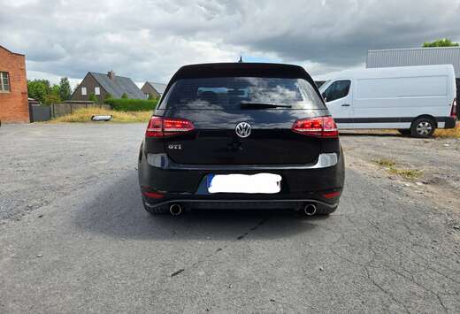 Volkswagen Golf 2.0 TSI Performance
