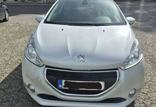 Peugeot 208 1.2i Style