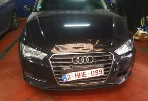 Audi accidenté  289 k klm nouveau moteur  85000 klm