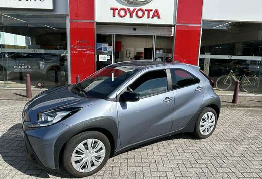 Toyota 1.0 VVT-i Play CVT