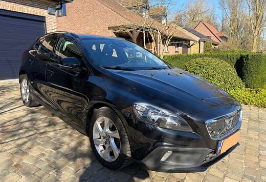 Volvo V40 Cross Country 2.0 D3 Momentum Geartronic