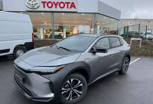 Toyota LWB EV 2WD AT Business Plus