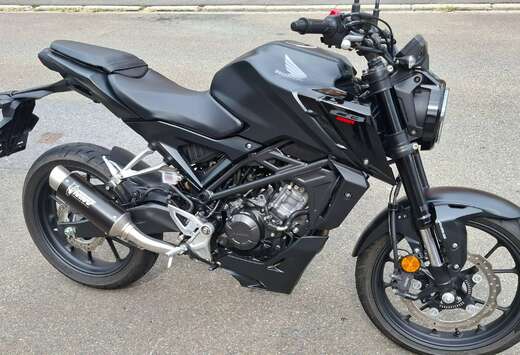 Honda Cb125r full black + ligne Mivv