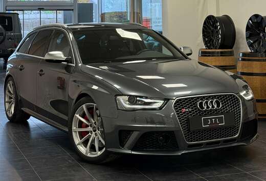 Audi RS4 Avant S tronic