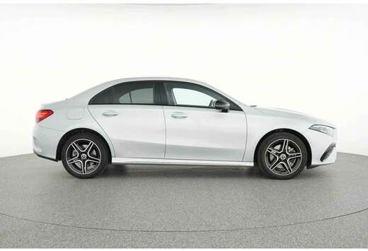 Mercedes-Benz A 250 e PHEV AMG Line (160 kW) AMG Line