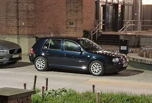 Volkswagen Golf 2.3 V5 Highline