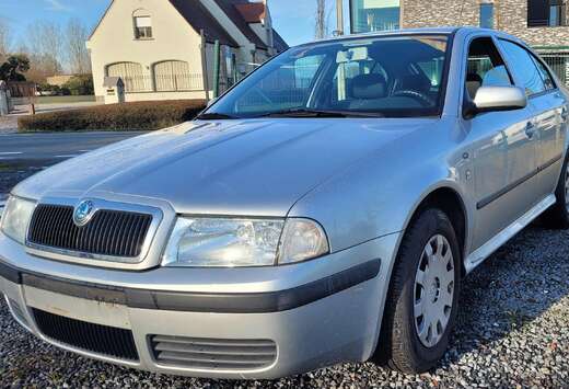 Skoda 1.6i GEKEURD ROOS FORM 104000KM AIRCO euro 4 20 ...