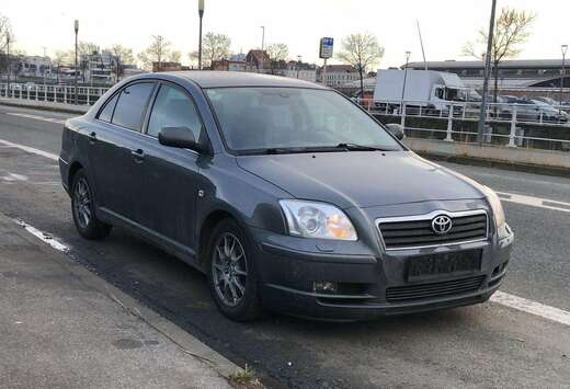 Toyota Avensis 2.0 Turbo D4D 16v Linea Sol