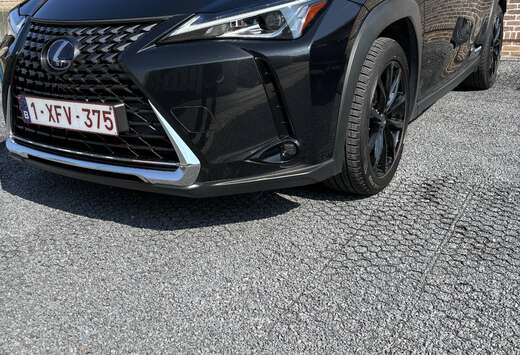 Lexus 2.0i FWD Black Line