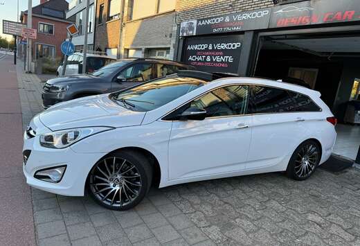 Hyundai i40 SW 1.7 CRDi Executive Panorama Cuir Navig ...