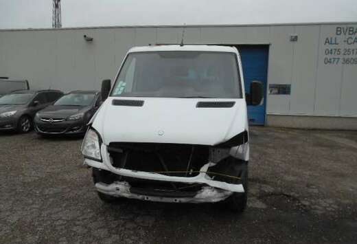 Mercedes-Benz 213 cdi l2h1 ongeval----motor start en  ...