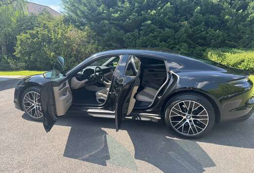 Porsche Taycan 93.4 kWh Taycan