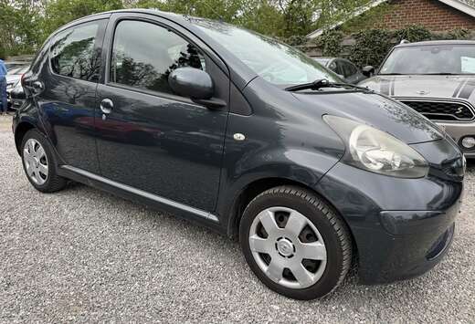 Toyota 1.0i VVT-i *83.000 KM*