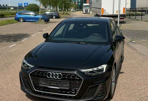 Audi 30 TFSI Sportback S tronic line