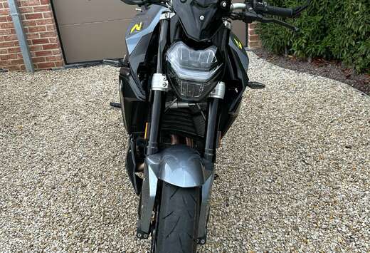 BMW Pack Touring + Dynamic + Active + Akrapovic
