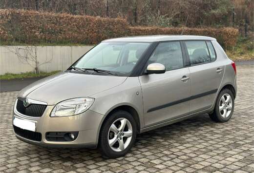 Skoda 1.2i * 22,000 Kms * NEUVE * Clim