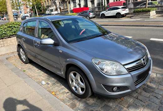 Opel 1.6i Essentia (Fleet)