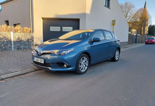Toyota Auris HEV 1.8i HSD Dynamic E-CVT