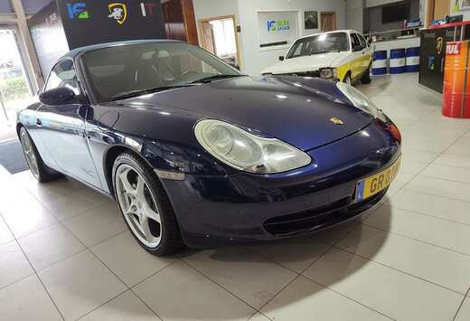 Porsche Carrera 4 Cabrio